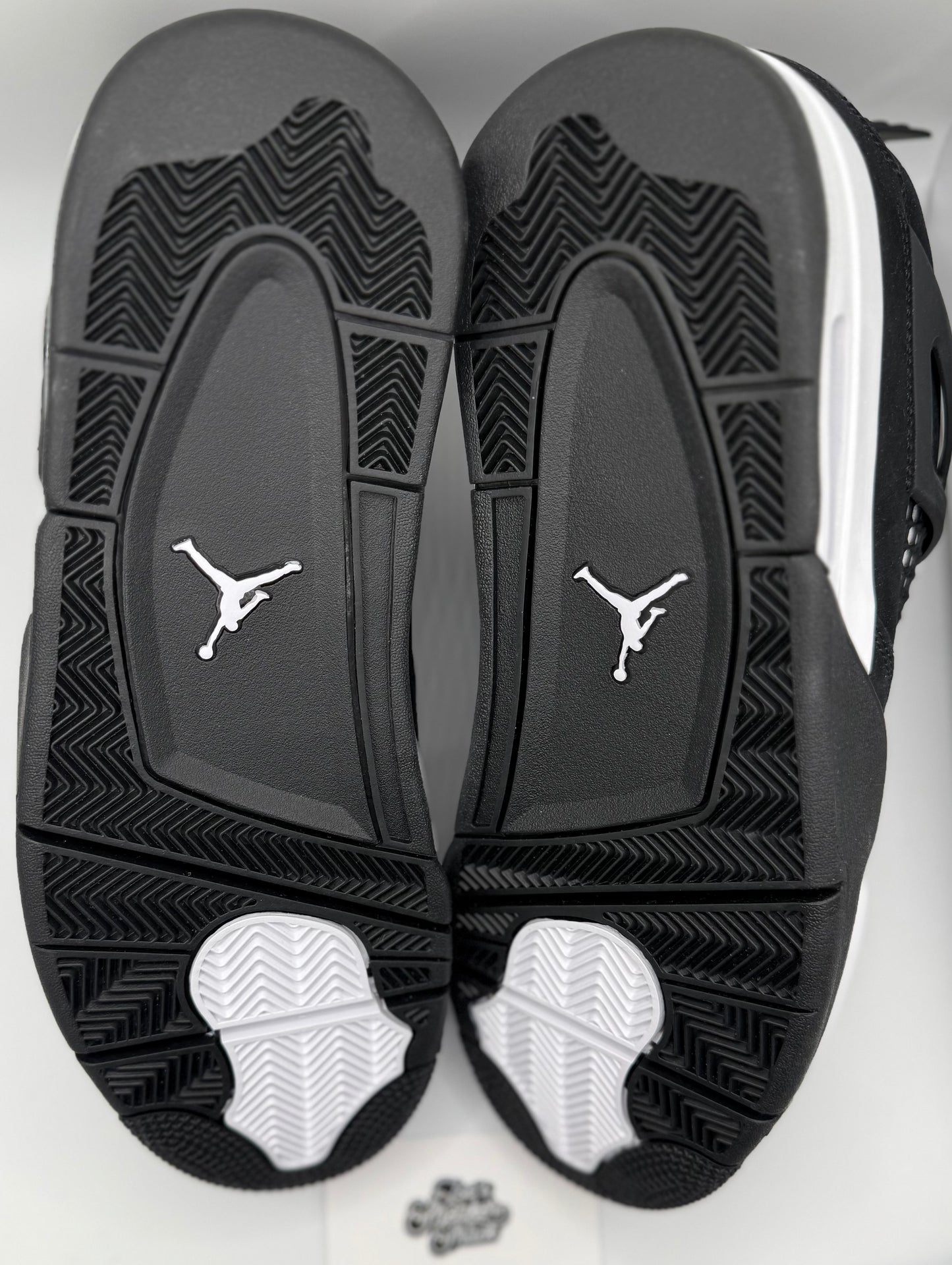 Jordan 4 Retro White Thunder