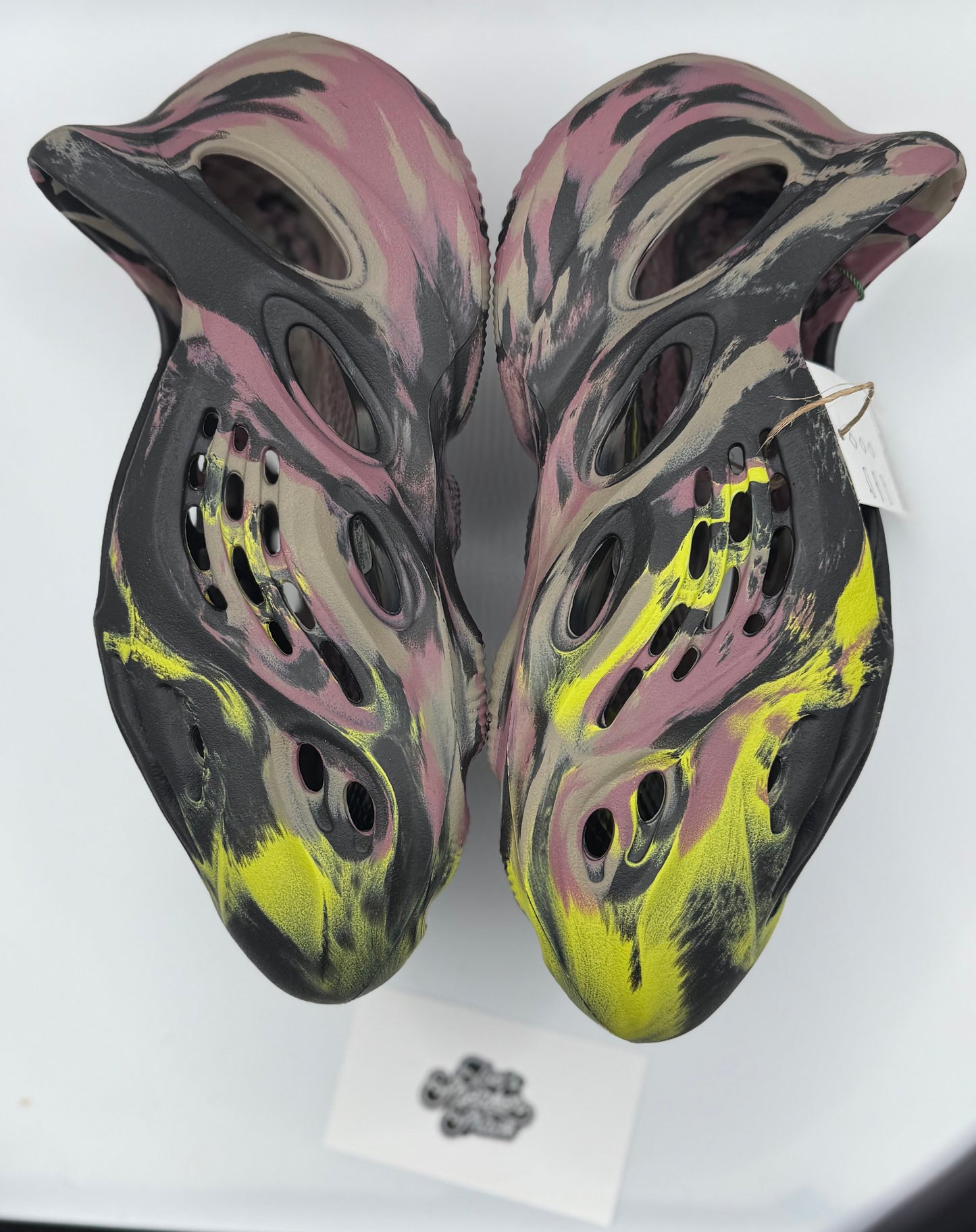 adidas Yeezy Foam RNR MX Carbon