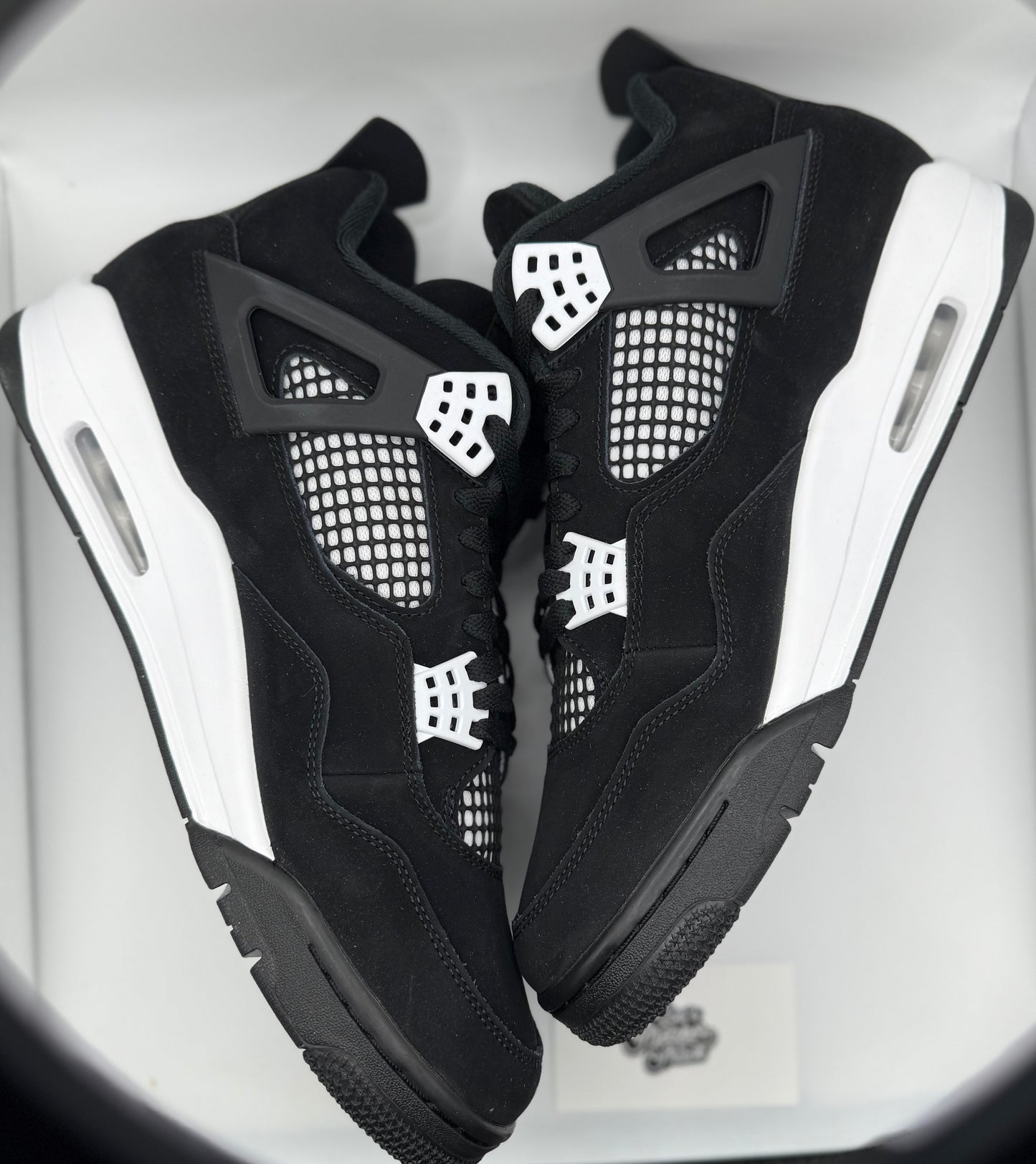 Jordan 4 Retro White Thunder